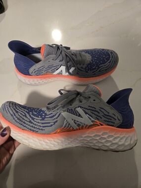 New Balance Women's Grey & Blue Fresh Foam Running Shoes with Coral Accents